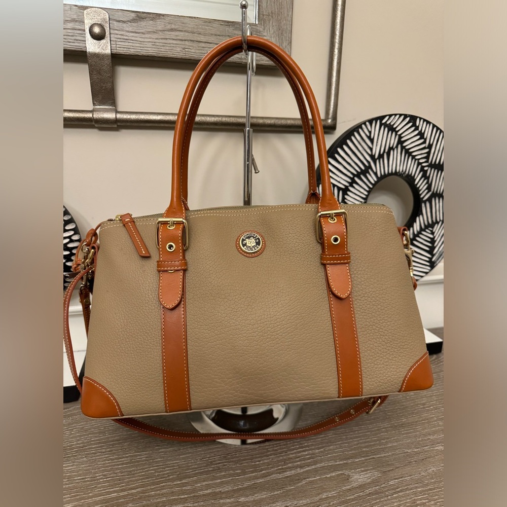 D&B Tote - Picture 2 of 15